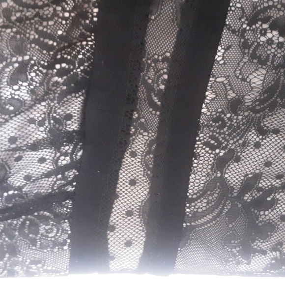 Studio Y Velour Tie Back & Lace Top Sz L - Picture 4 of 8